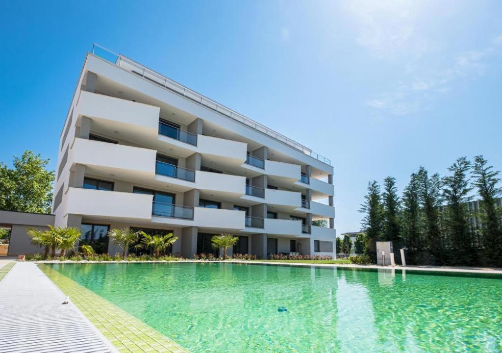 Fuered Luxury Apartman With Private Pool Балатонфюред Экстерьер фото