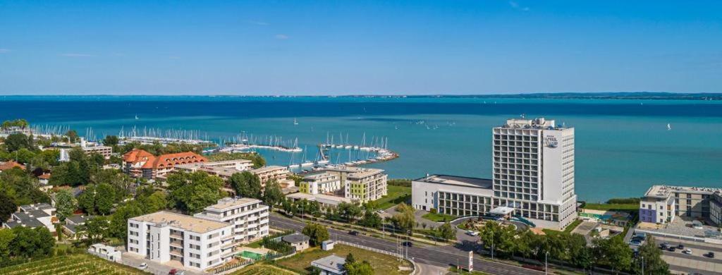 Fuered Luxury Apartman With Private Pool Балатонфюред Экстерьер фото