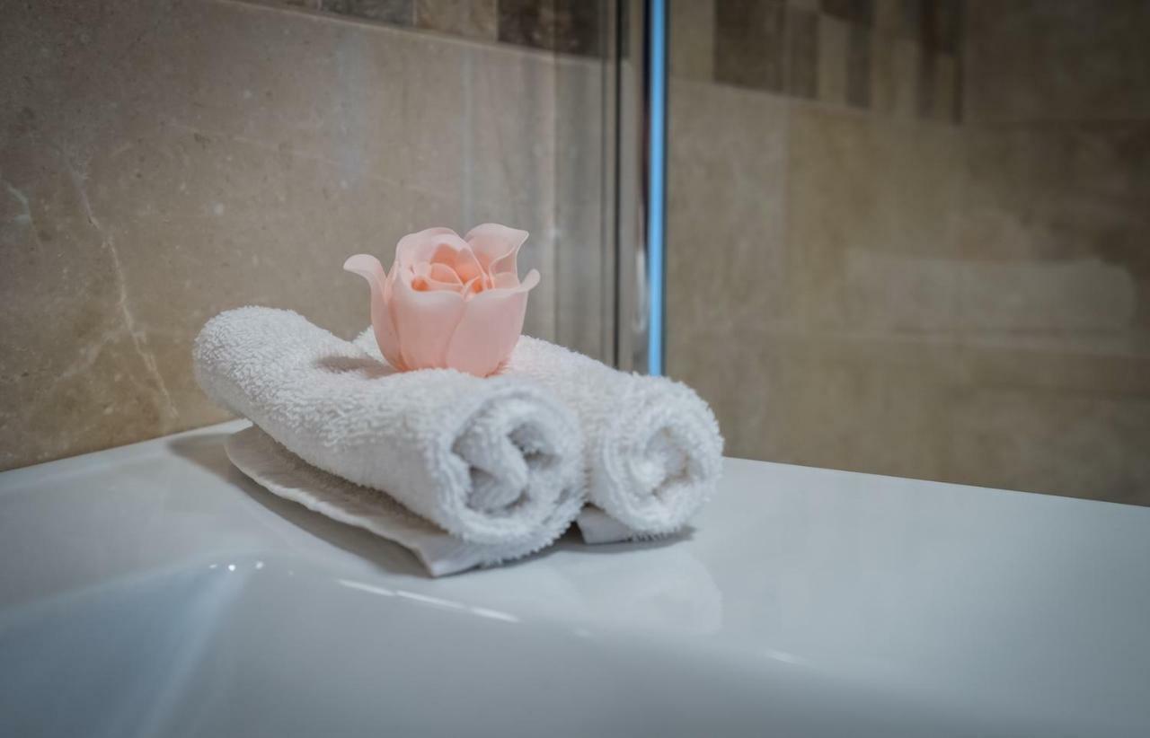 Fuered Luxury Apartman With Private Pool Балатонфюред Экстерьер фото